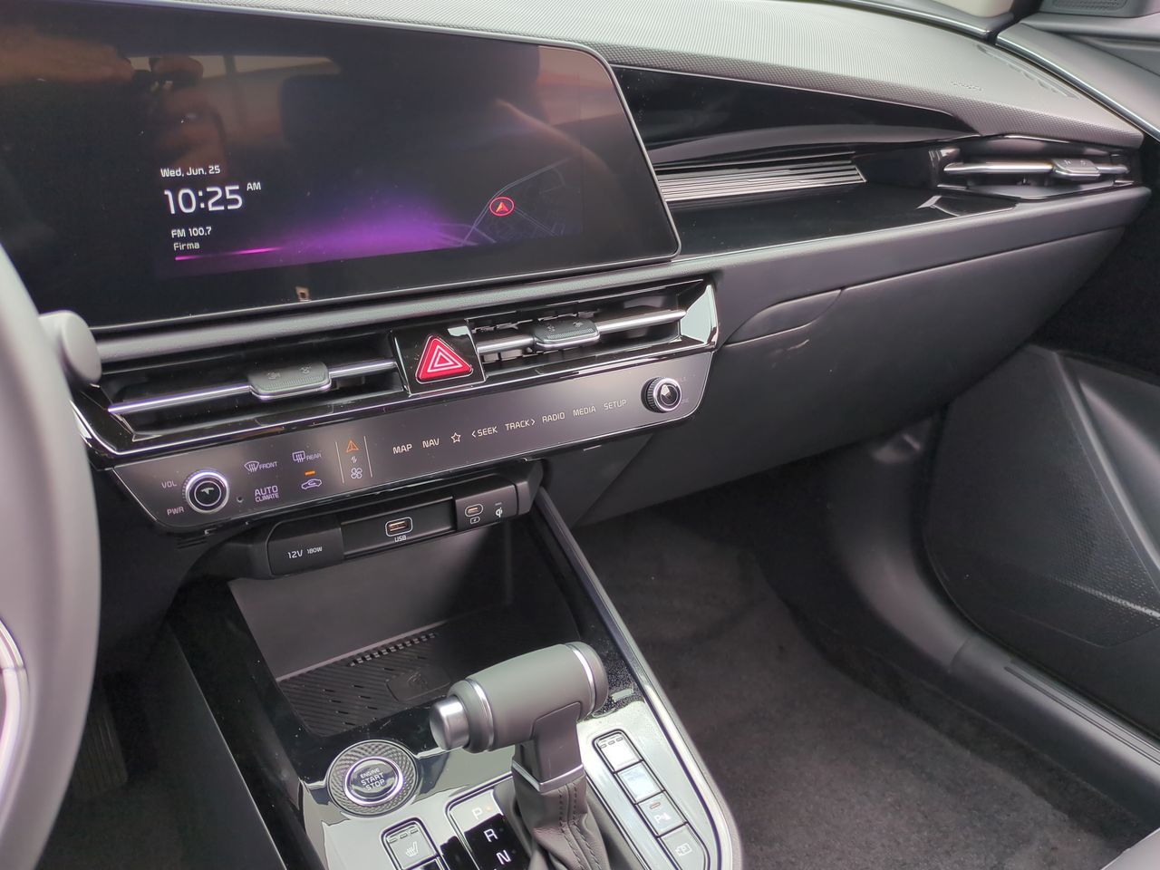 2025 Kia Niro EX photo 9