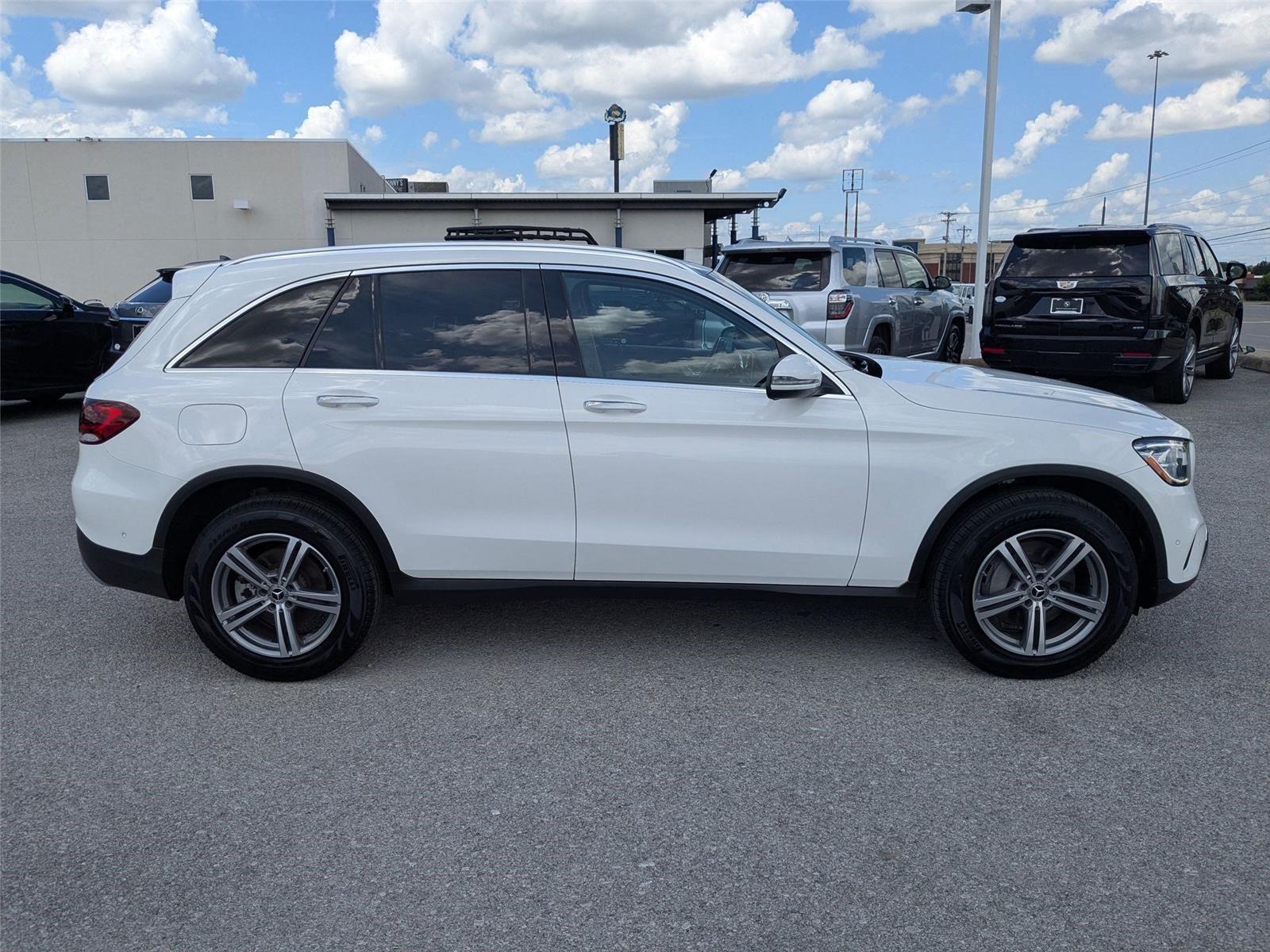 2022 Mercedes Benz GLC 300 4MATIC photo 4