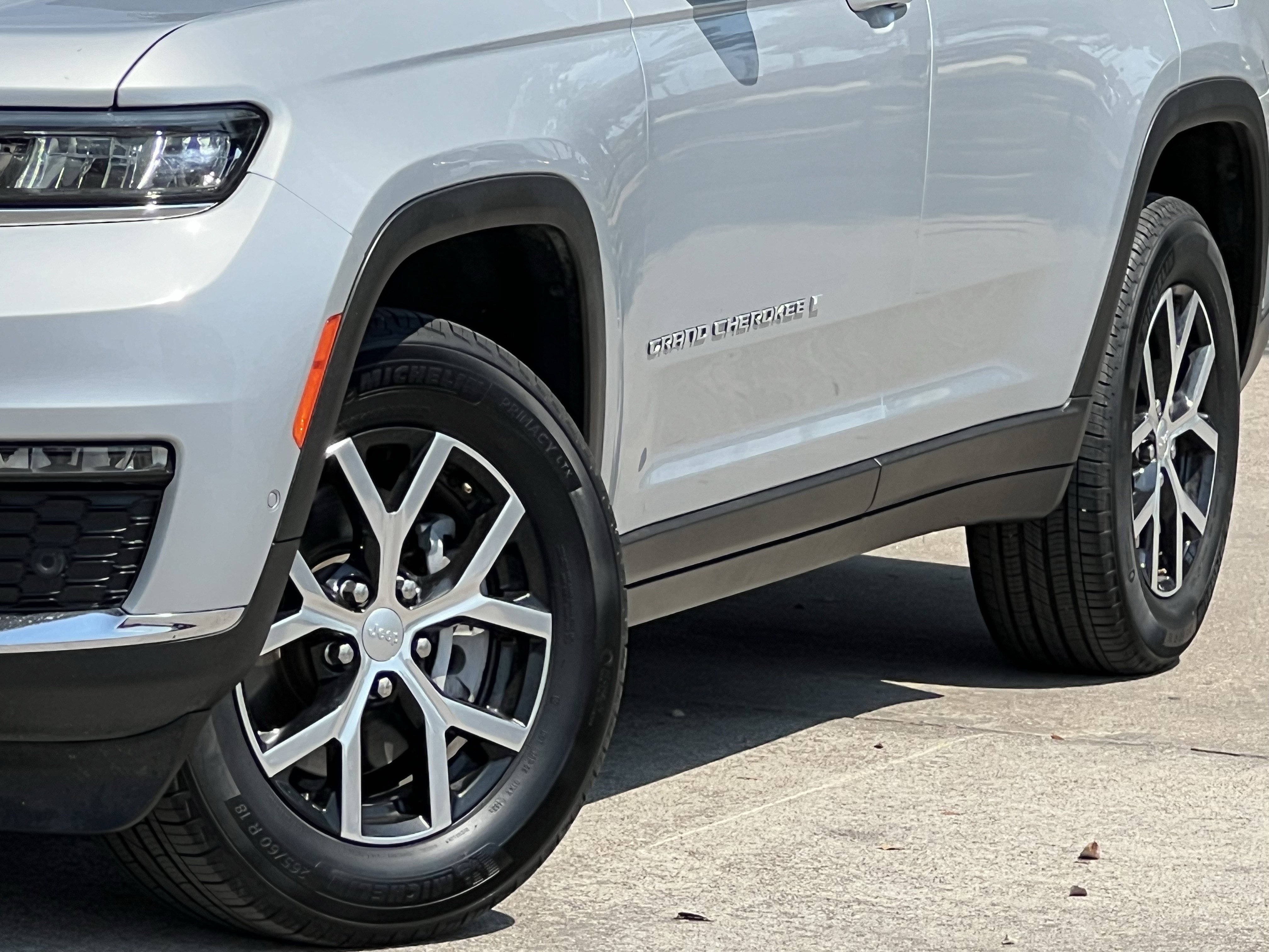2024 Jeep Grand Cherokee Limited photo 6