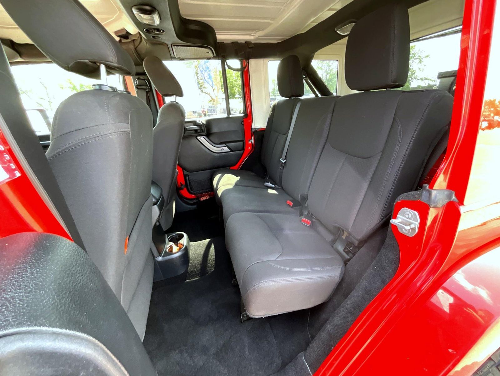 2015 Jeep Wrangler Unlimited Sport photo 18