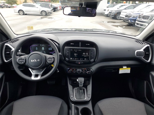 2025 Kia Soul LX photo 19