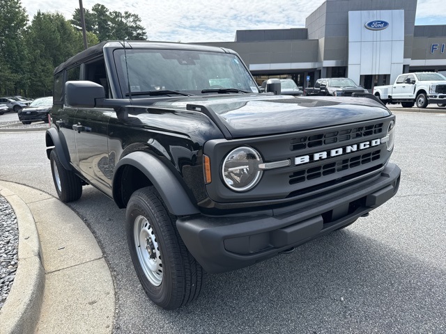 2025 Ford Bronco Base photo 2