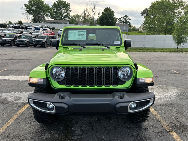 2025 Jeep Gladiator Sport photo 3