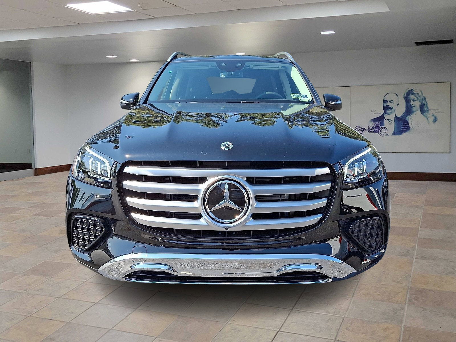 2026 Mercedes Benz GLS 450 4MATIC photo 2