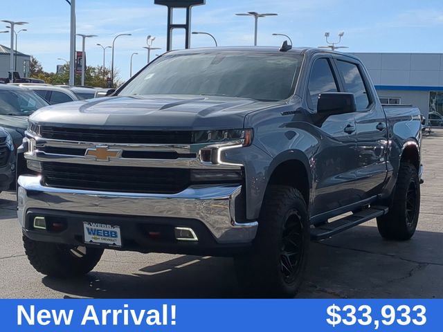 2022 Chevrolet Silverado 1500 LT photo 2