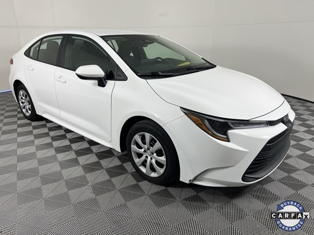 2024 Toyota Corolla LE's photo