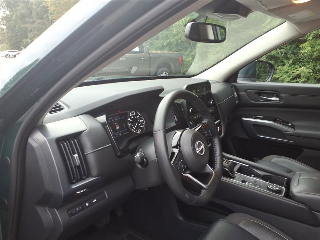 2022 Nissan Pathfinder SL photo 7
