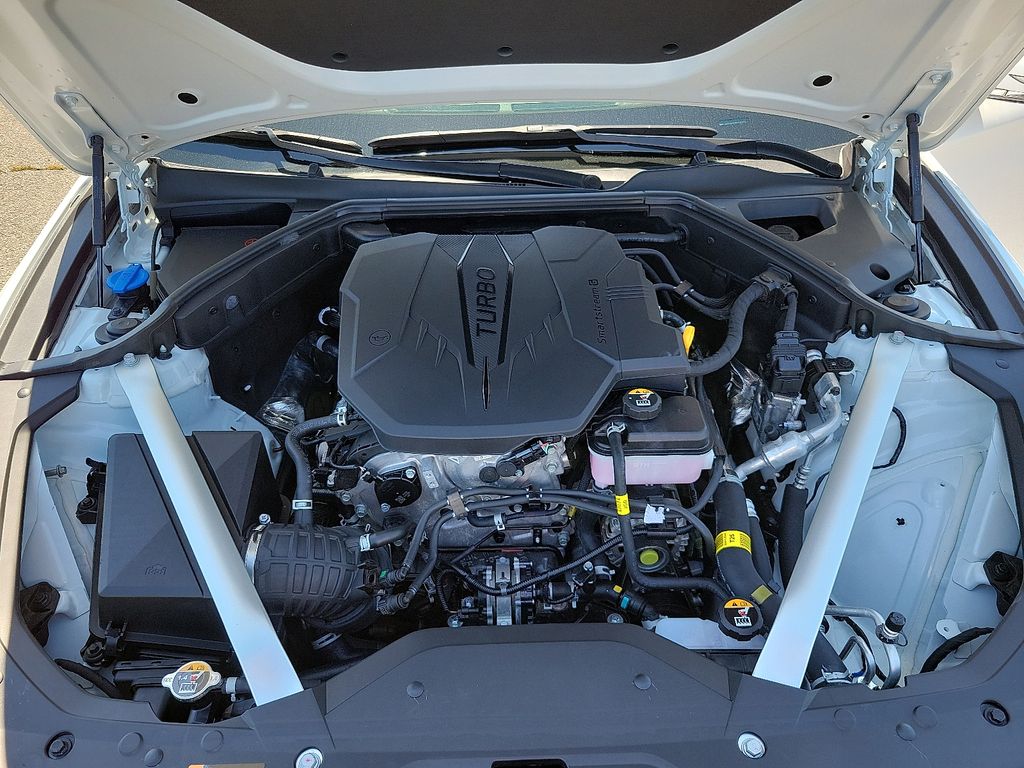 2024 Genesis G70 2.5T photo 8