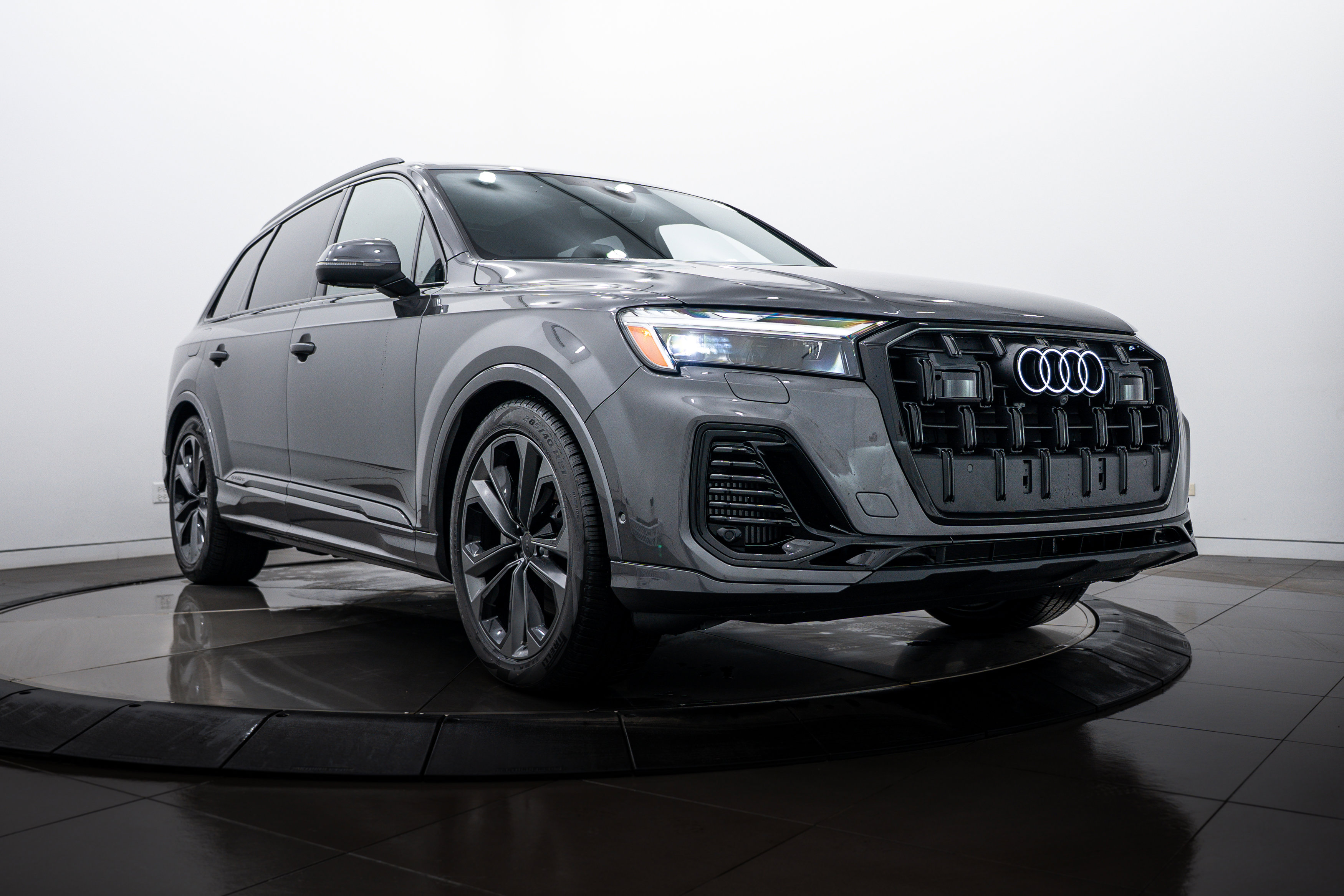 2026 Audi Q7 Premium Plus's photo