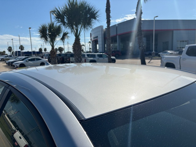 2022 Toyota Corolla Hybrid LE photo 4