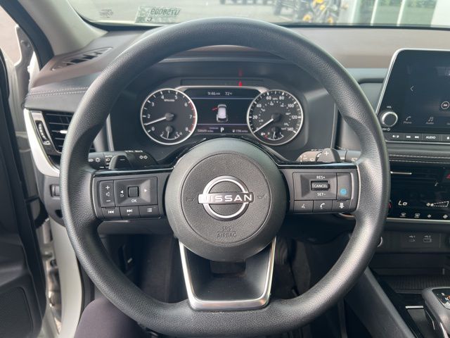 2023 Nissan Rogue SV photo 14