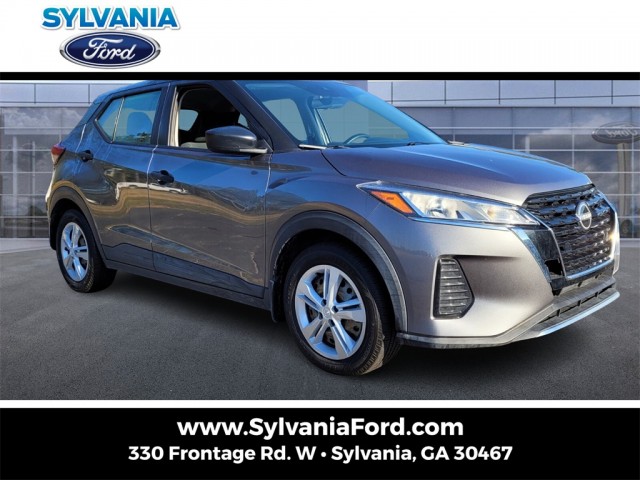 2022 Nissan Kicks S's photo