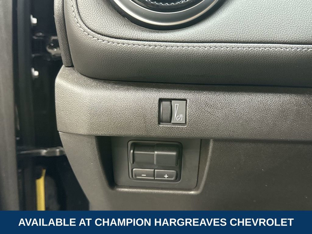 2023 Chevrolet Colorado LT photo 12