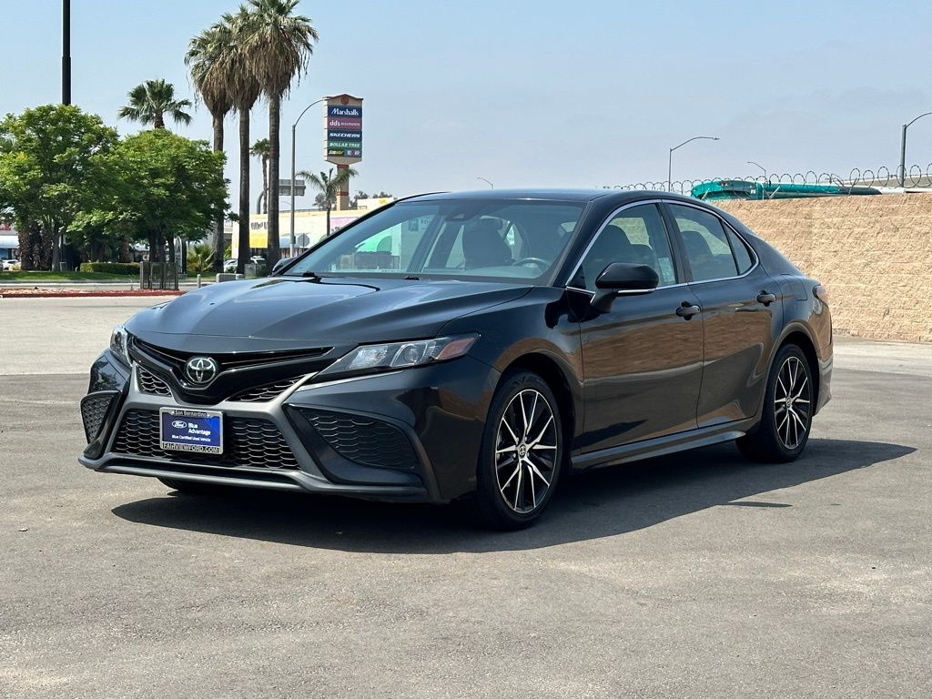 2022 Toyota Camry SE