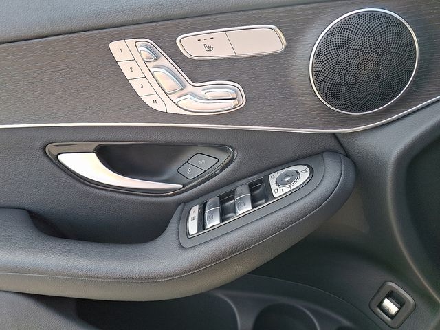 2022 Mercedes Benz GLC 300 4MATIC photo 12