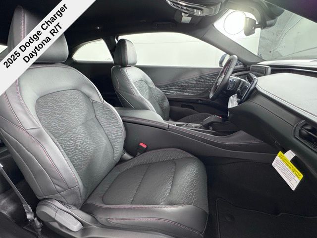 2025 Toyota RAV4 LE photo 19