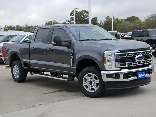 2026 Ford F-250 XLT photo 2