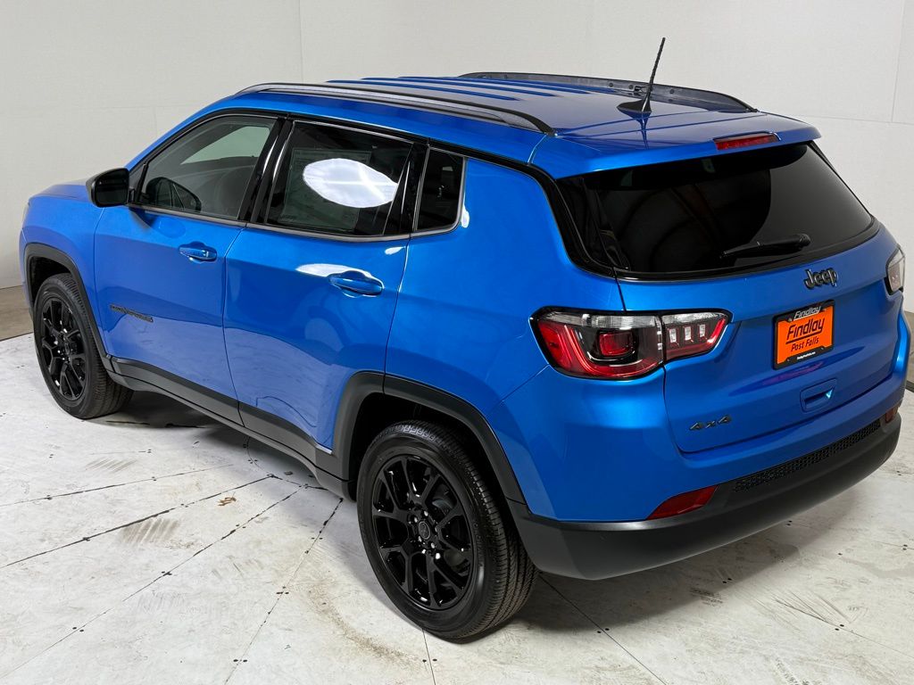 2026 Jeep Compass Latitude photo 4