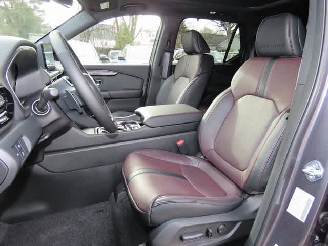 2025 Honda Pilot Black Edition photo 8