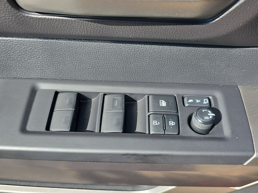 2022 Toyota Tundra SR5 photo 25