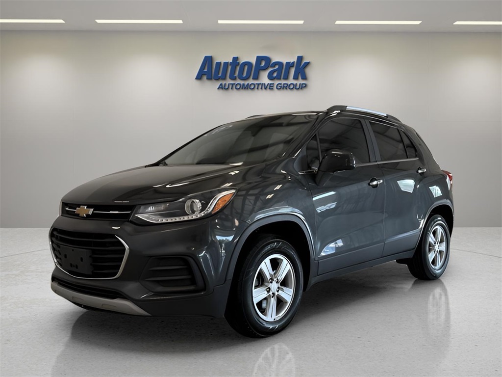 2017 Chevrolet Trax LT photo 2