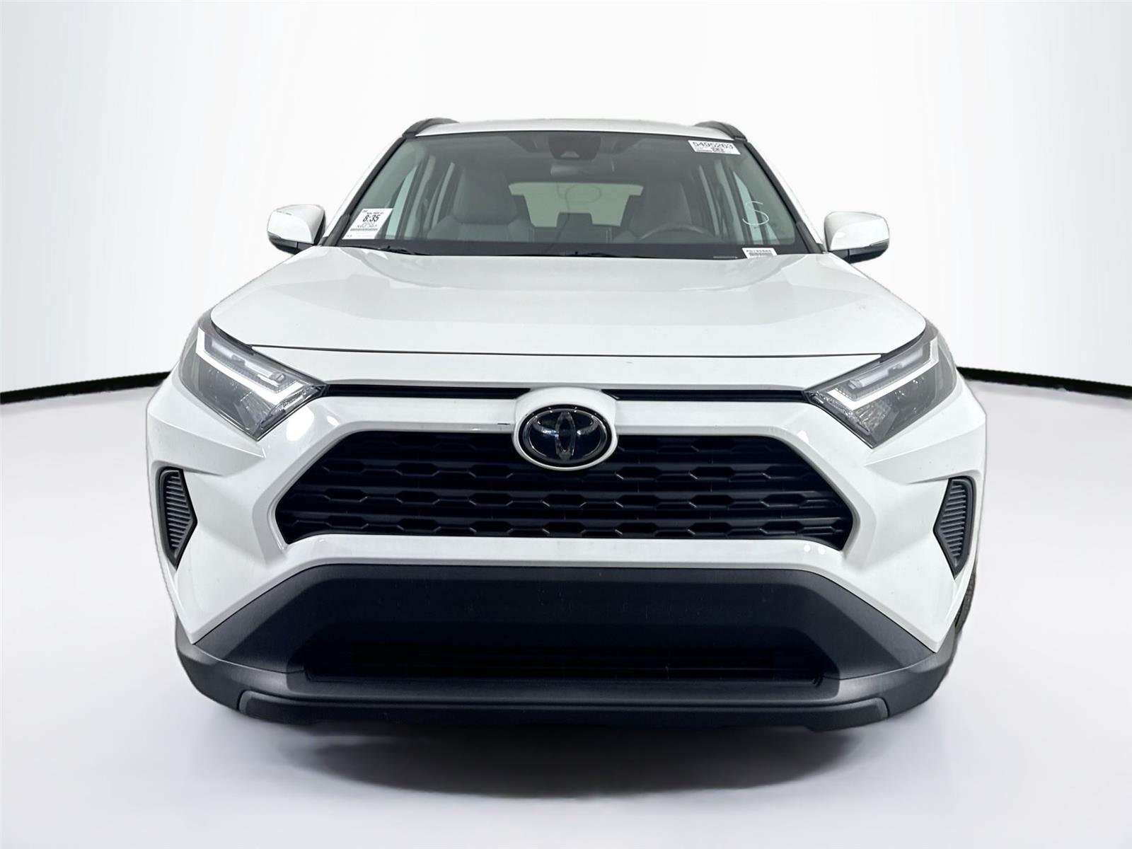 2022 Toyota RAV4 XLE photo 3