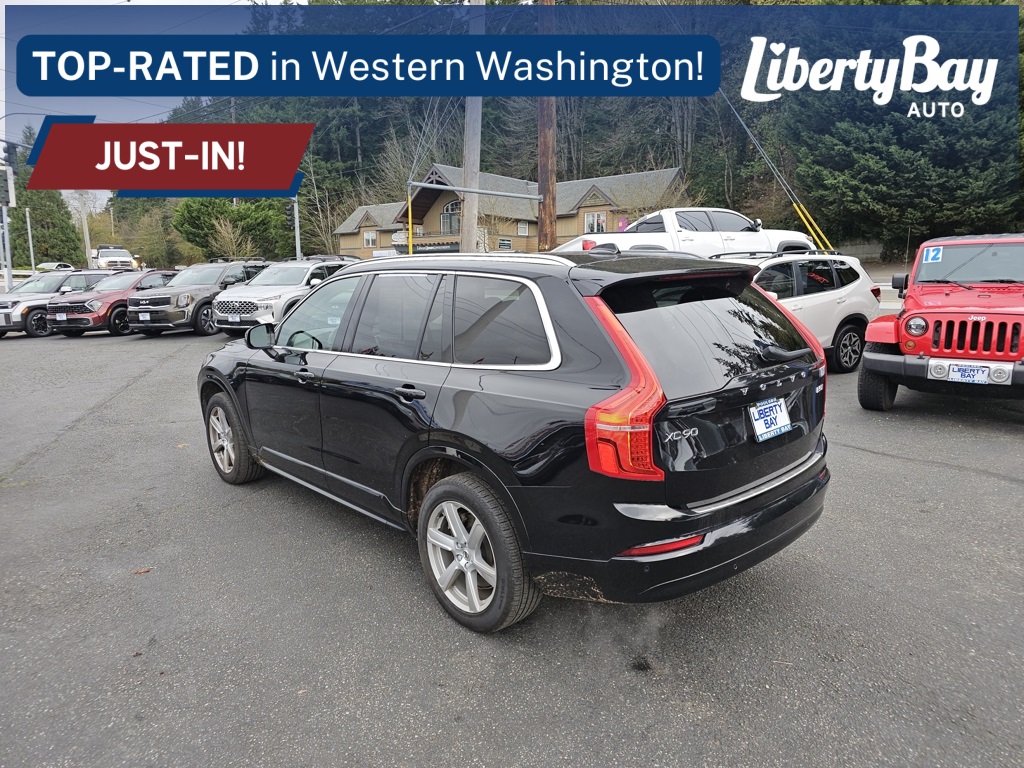 2023 Volvo XC90 B5 Core photo 2