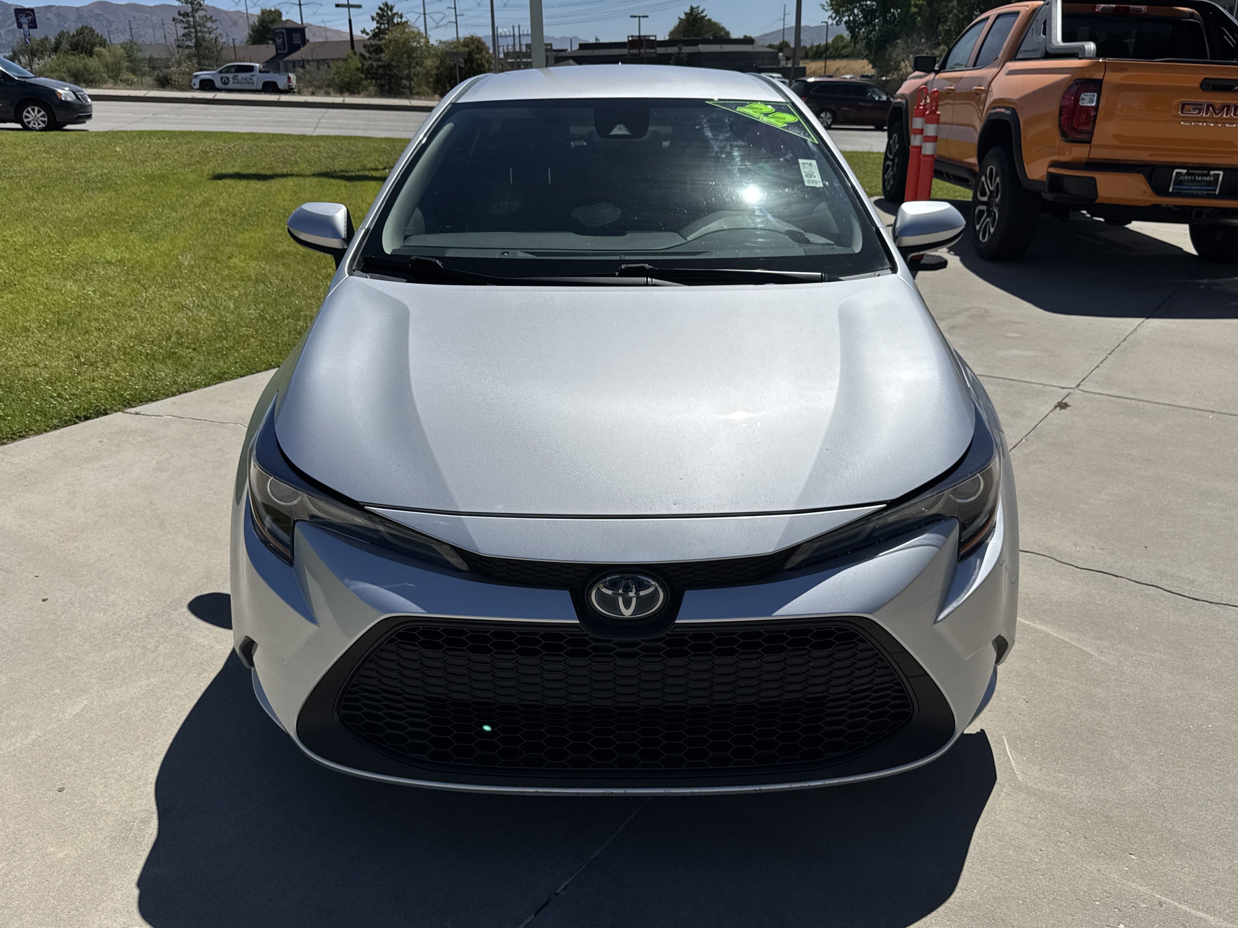 2022 Toyota Corolla Hybrid LE photo 6