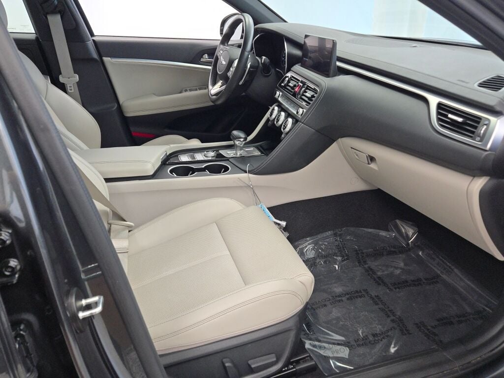 2022 Genesis G70 2.0T photo 6
