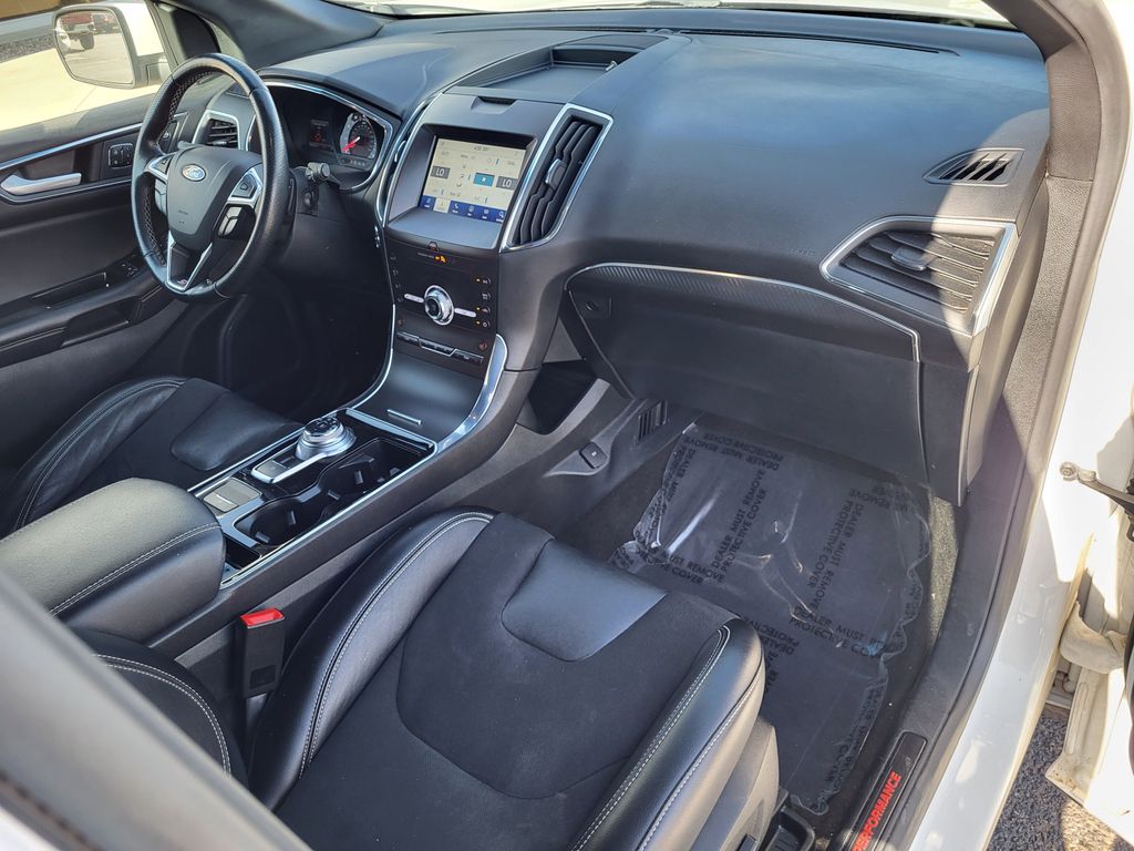 2020 Ford Edge ST photo 25