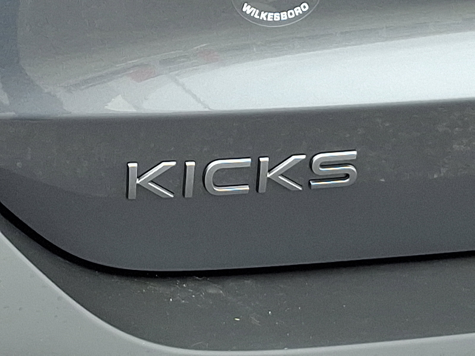 2025 Nissan Kicks SV photo 6