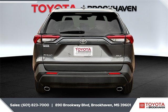 2024 Toyota RAV4 XLE photo 4