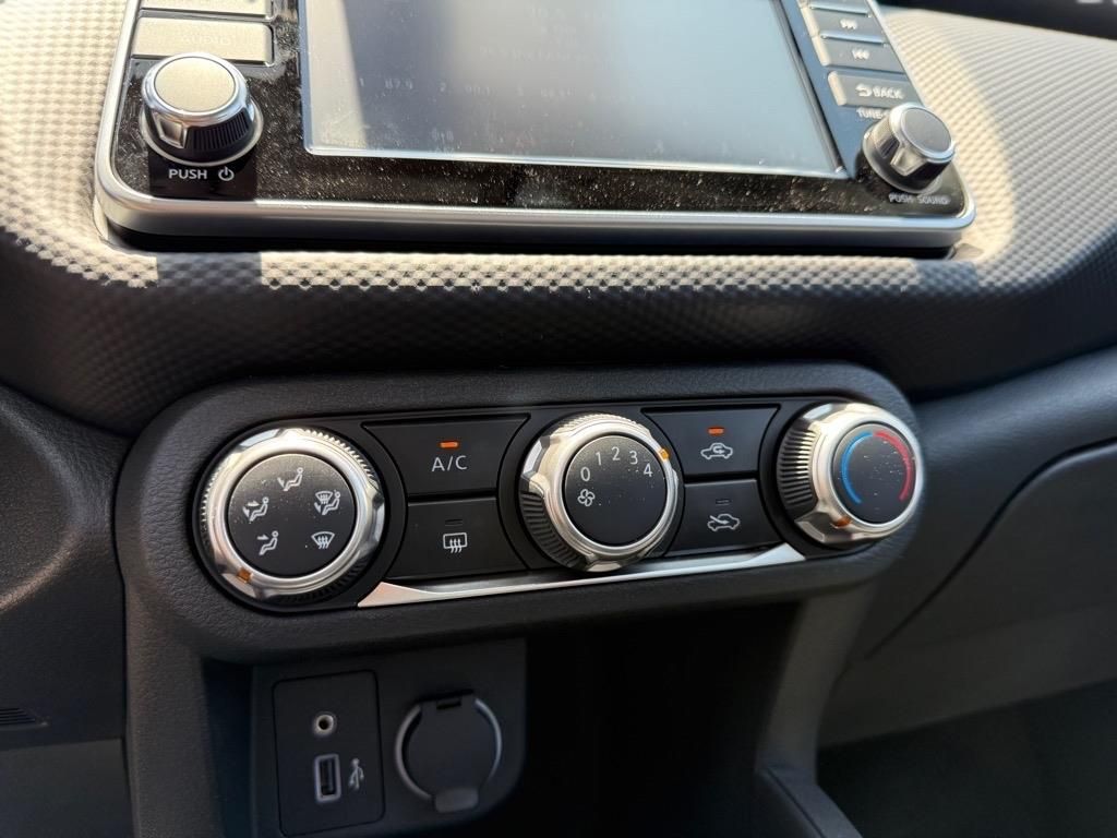 2025 Nissan Kicks Play S photo 6