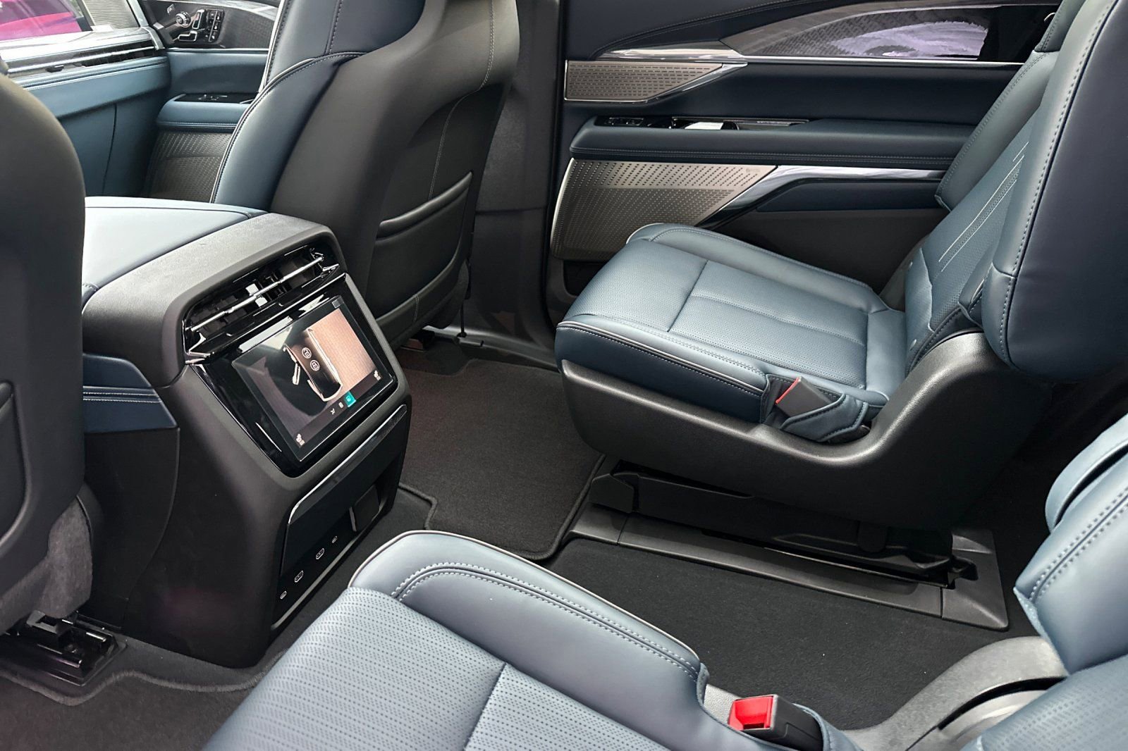 2025 Cadillac Escalade IQ Sport photo 11