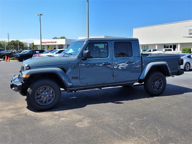 2025 Jeep Gladiator Sport S photo 3