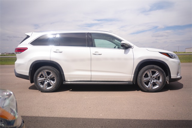 2019 Toyota Highlander Limited photo 2
