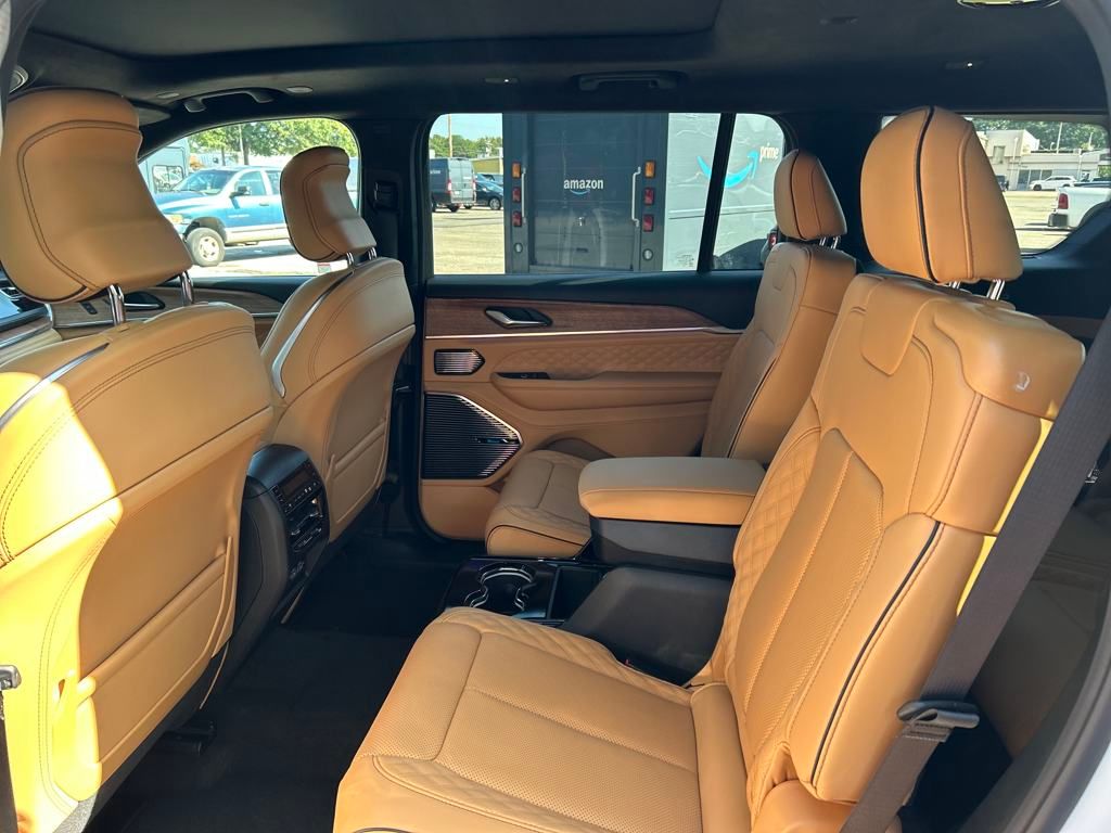 2025 Jeep Grand Cherokee L Summit photo 23