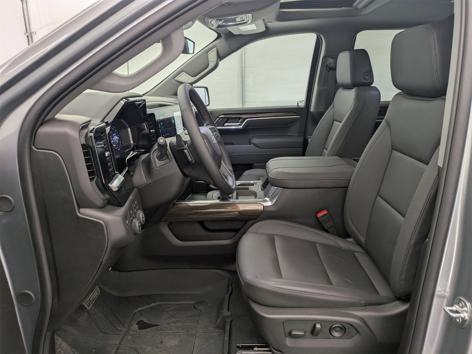 2025 Chevrolet Silverado 1500 photo 15