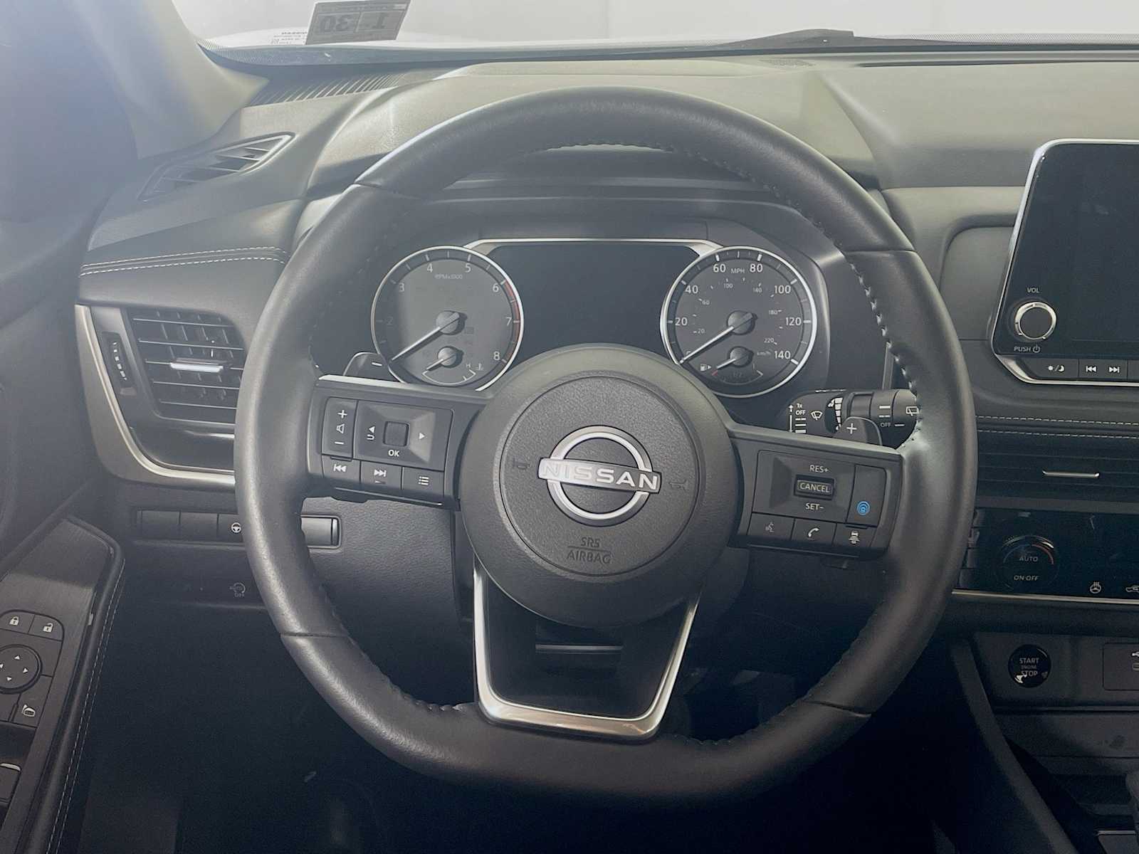 2024 Nissan Rogue SV photo 9