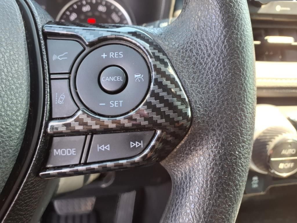 2020 Toyota RAV4 XLE photo 16
