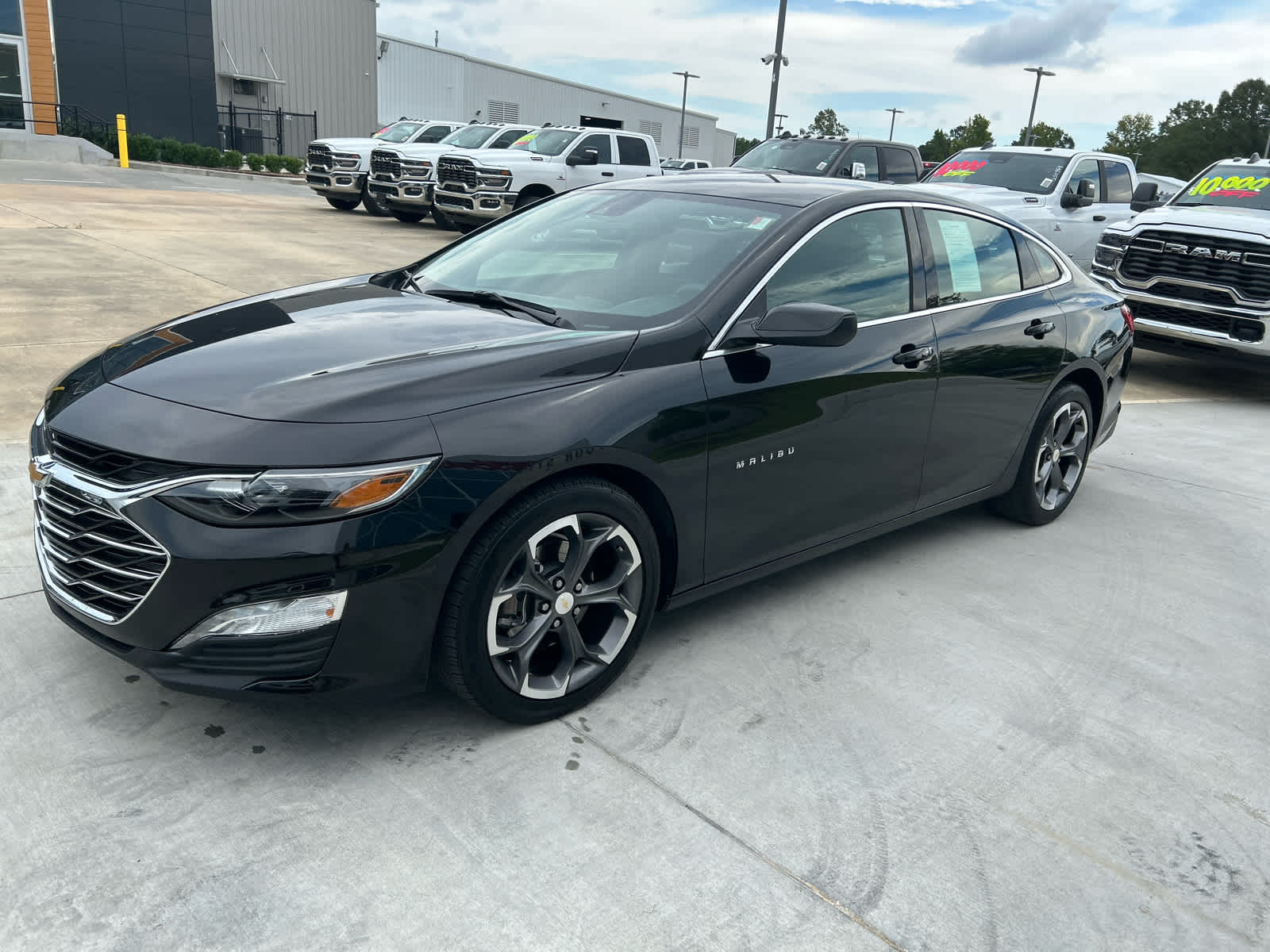2024 Chevrolet Malibu 1LT photo 4