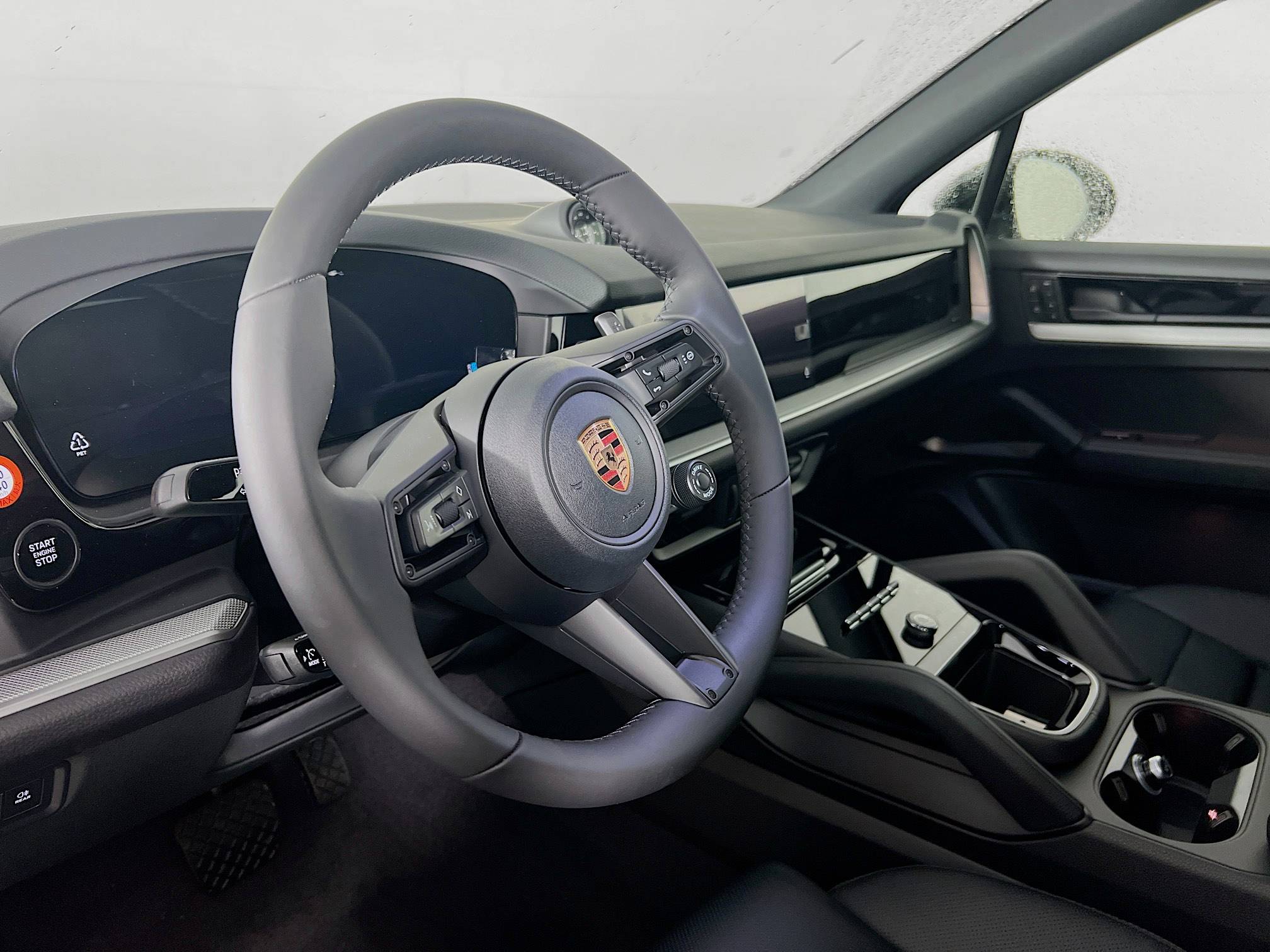 2026 Porsche Cayenne E-Hybrid photo 4