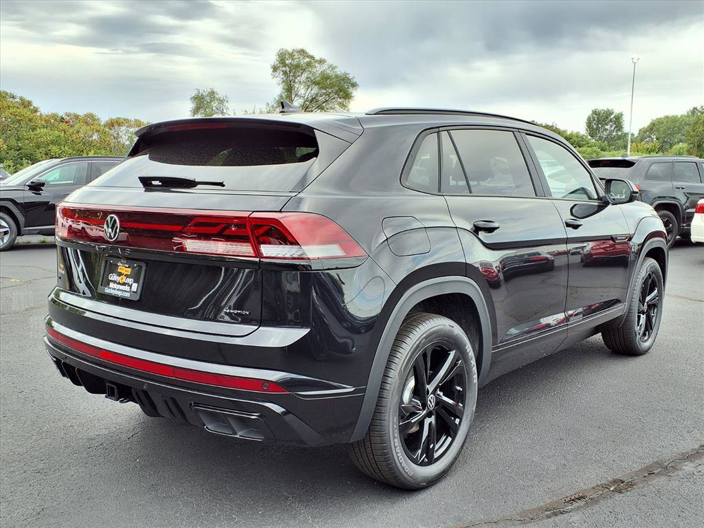 2026 Volkswagen Atlas Cross Sport SEL R-Line photo 8