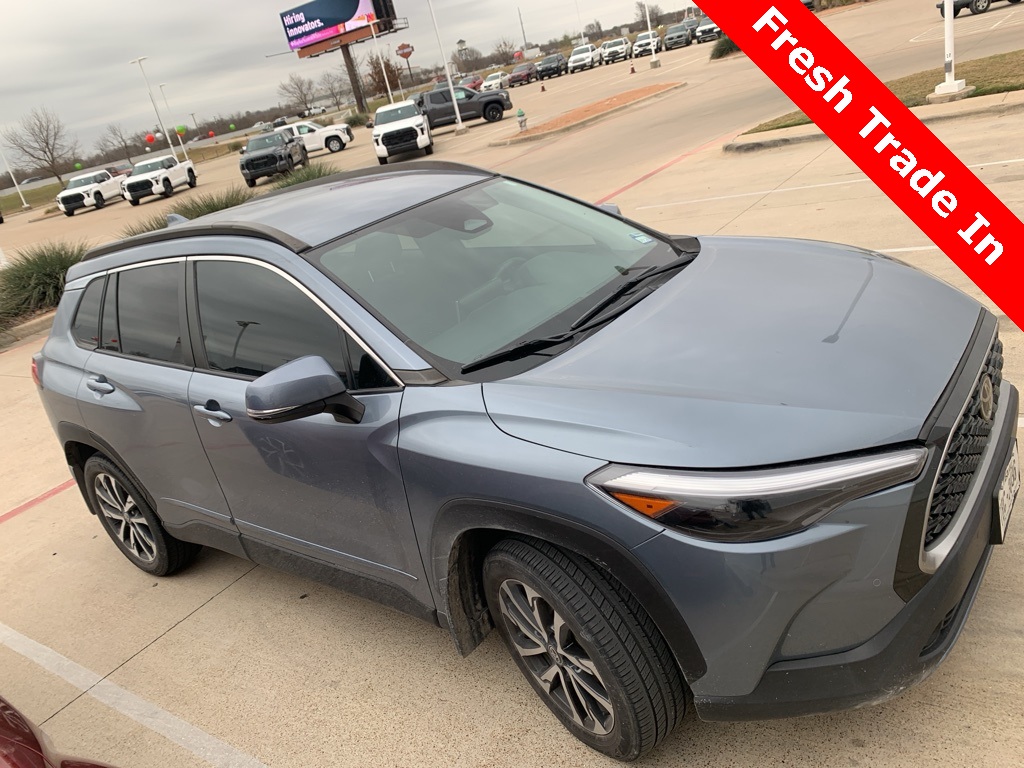 2023 Toyota Corolla Cross XLE's photo