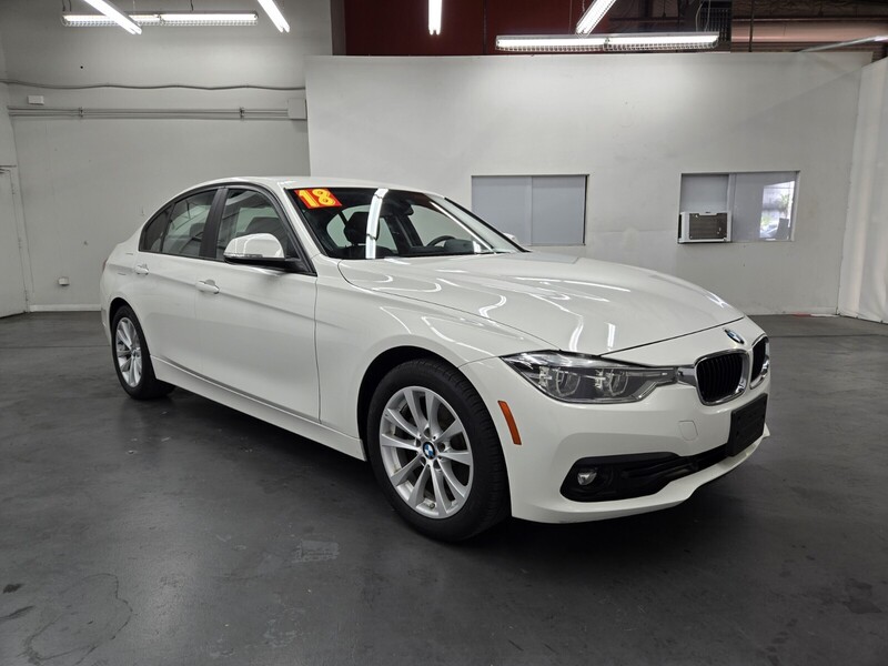2018 Bmw 320i Sedan photo 3