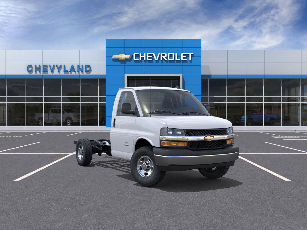 2025 Chevrolet Express Cutaway Base's photo