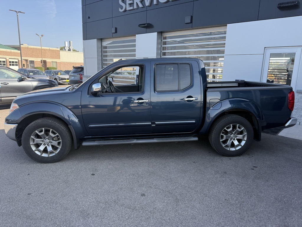 2019 Nissan Frontier SL photo 2