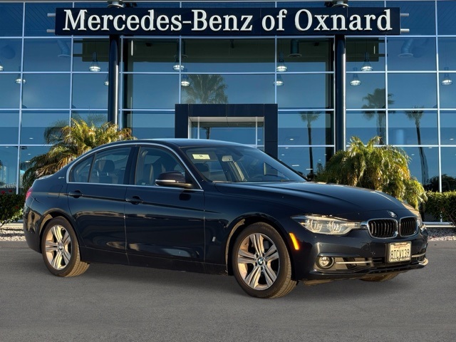 2017 BMW 3 Series 330e's photo