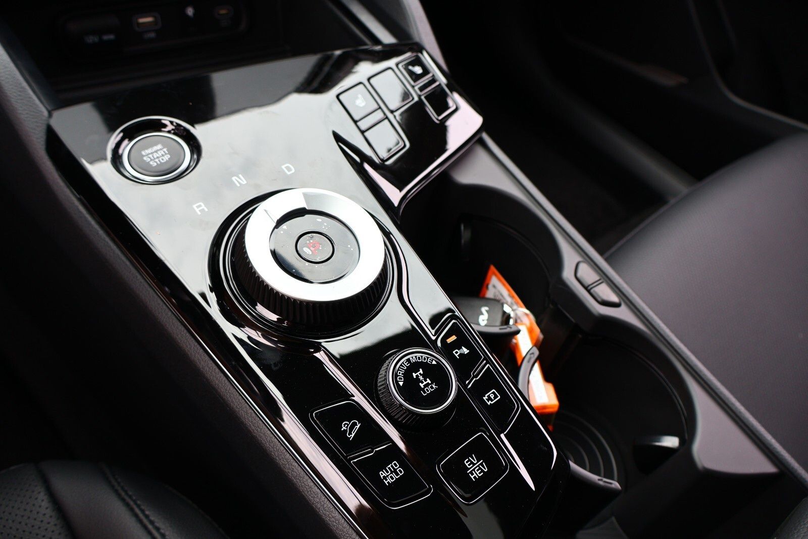 2024 Kia Sportage Plug-In Hybrid X-Line photo 4