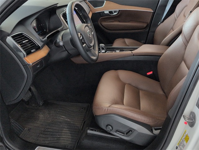 2024 Volvo XC90 Plus photo 6